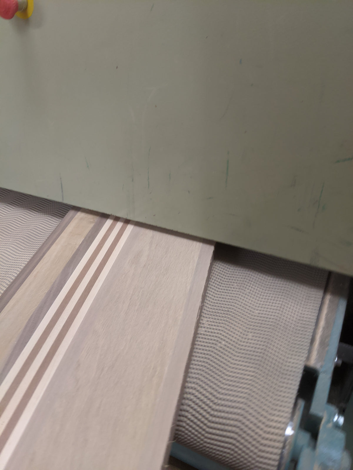Premium Hardwood Cutting Board - Striped Pattern - 11 inches x 18 inches